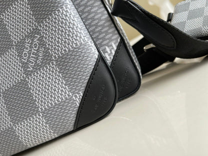 Lv eclipse 25.0 x 18.5 x 7.0