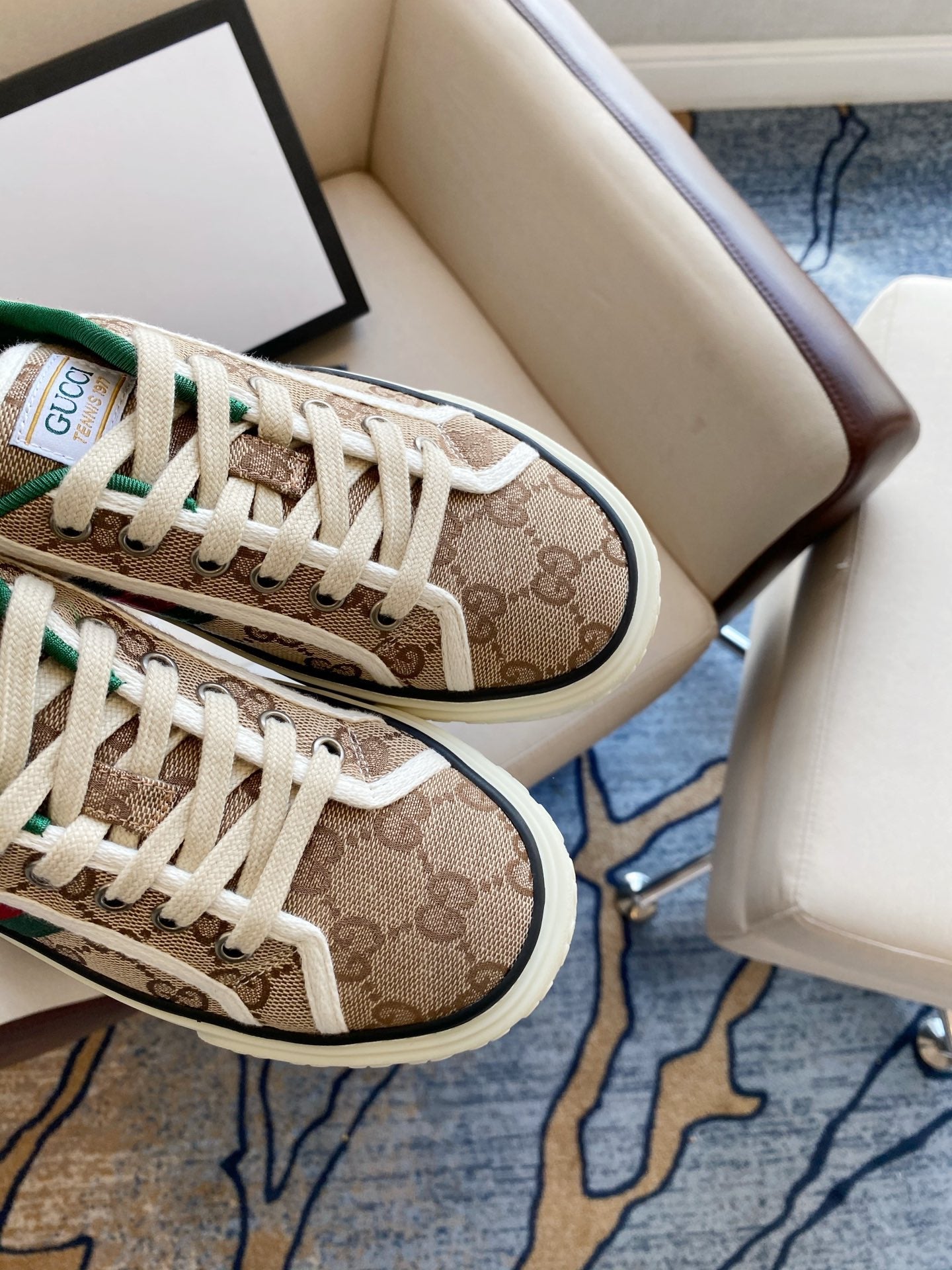 G U c c I tennis sneakers